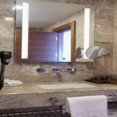 ホテル Inera Pendik 4*