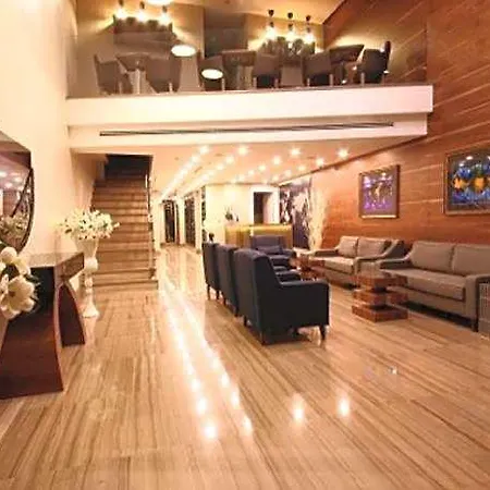 Inera Pendik ホテル 4*