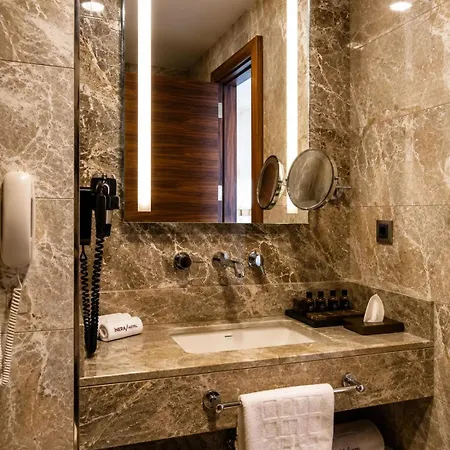 Inera Pendik ホテル 4*