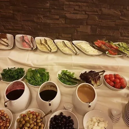 Inera Pendik Szálloda 4*