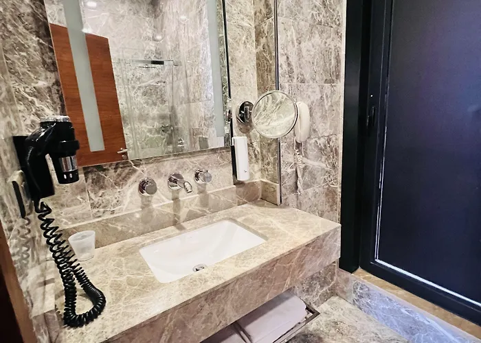 Inera Pendik Hotell 4*